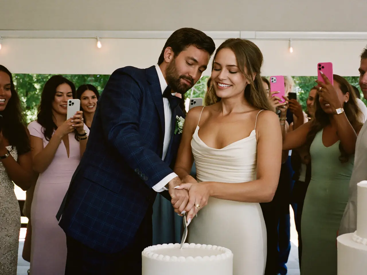 Cutting the cake in the marquee